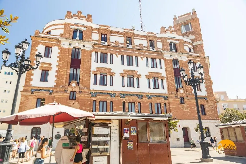 Tailor'S Home By Cadiz Time 0*,
