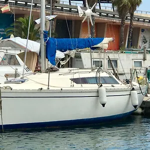  Hotel en barco Sleep On A Sailing Boat Barcelona España
